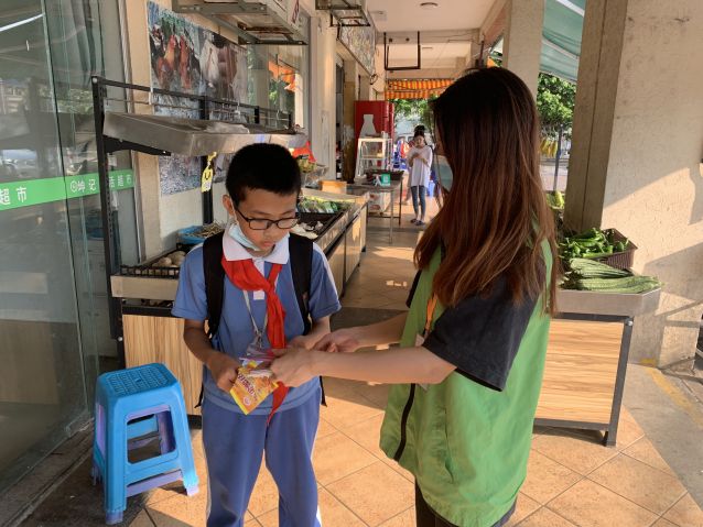 三鄉(xiāng)鎮(zhèn)開展“守護(hù)校園安全，護(hù)學(xué)禁毒兩不誤”宣傳活動(dòng)三鄉(xiāng)鎮(zhèn)開展“守護(hù)校園安全，護(hù)學(xué)禁毒兩不誤”宣傳活動(dòng)