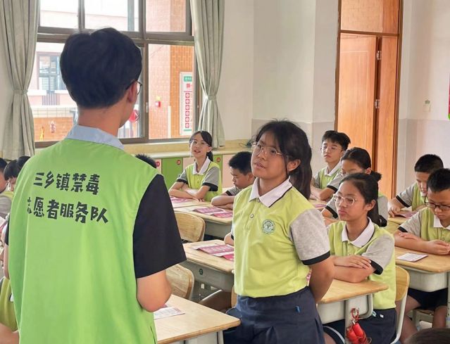 三鄉(xiāng)鎮(zhèn)開展“開學第一課，無毒伴我行”禁毒教育宣傳活動圖片4_副本.jpg