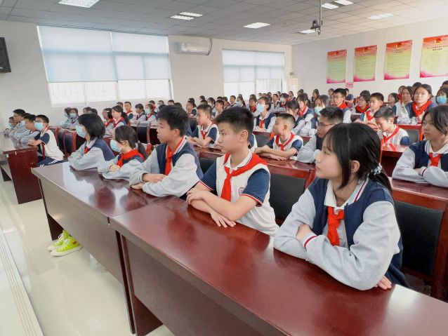 三鄉(xiāng)鎮(zhèn)開展“上好開學(xué)第一課，師生共筑‘防毒墻’”活動圖片1.JPG
