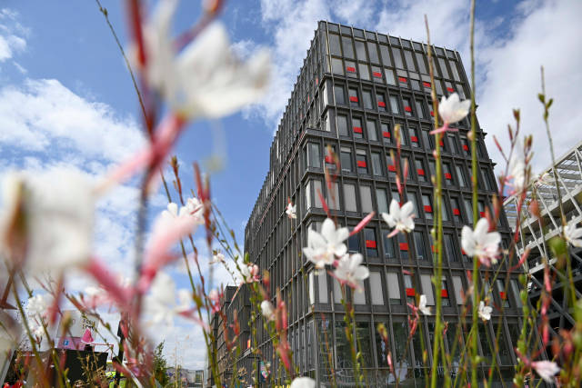 這是7月23日拍攝的巴黎奧運村內(nèi)中國體育代表團成員居住的公寓。新華社圖