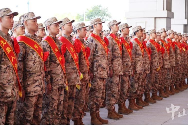 青春披甲赴軍營！中山歡送數(shù)百新兵入伍