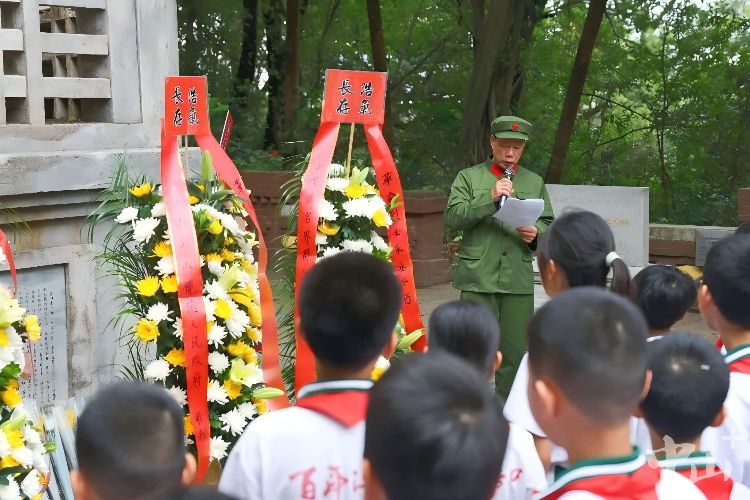 云端獻(xiàn)花、主題宣講……中山開展形式多樣的清明祭英烈活動